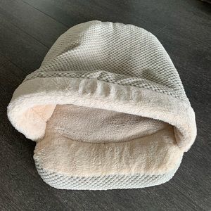 Plush dog bed